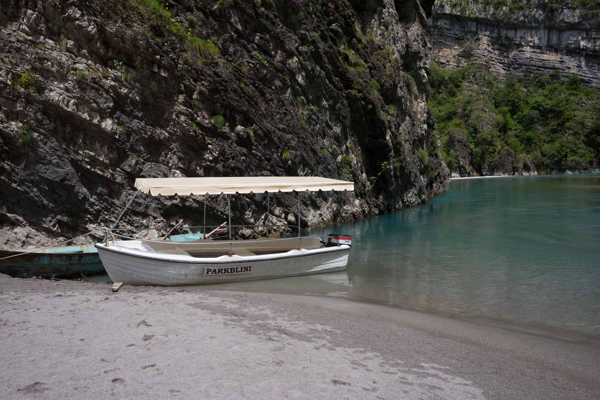06 Albania 020 L1001505
