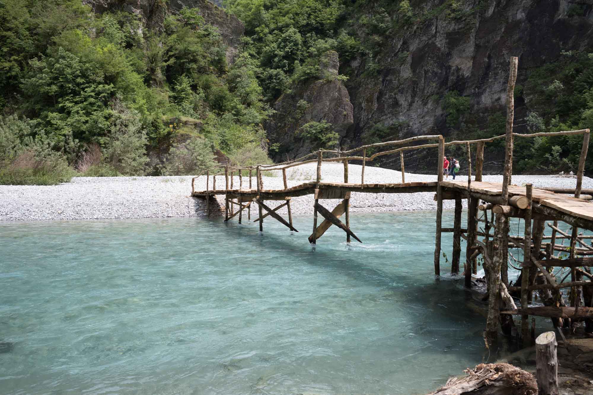 06 Albania 022 L1001511
