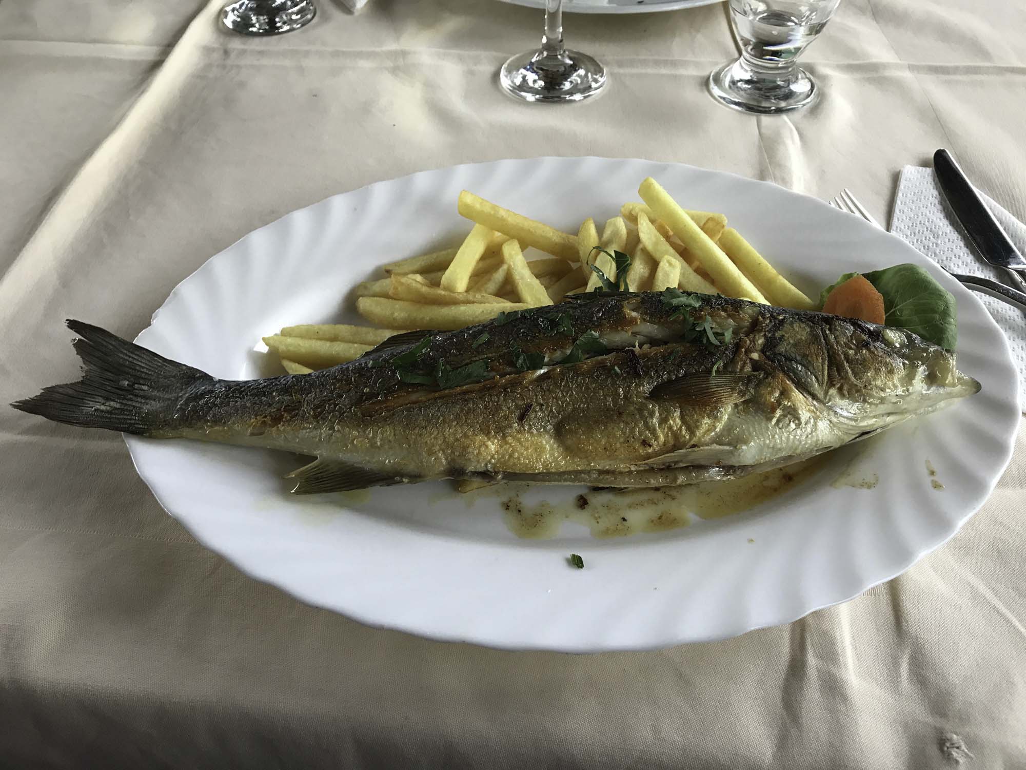Frischer Fisch im Gostionica Sidro